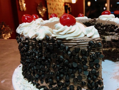 Twister tiramisu cake with chocolate chips and cherries